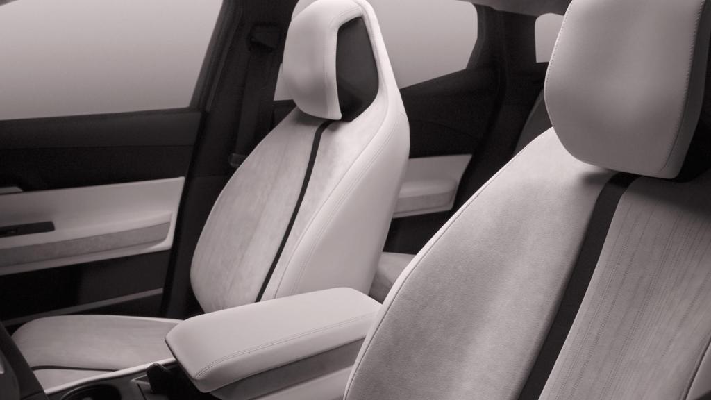 Asientos delanteros en el Fisker Ocean.