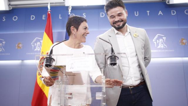 La portavoz de EH Bildu en el Congreso y el de ERC, Mertxe Aizpurua y Gabriel Rufián en una imagen de archivo.