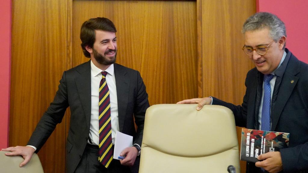 El vicepresidente de la Junta, Juan García-Gallardo, clausura la jornada 'La lucha contra el terrorismo en España. Investigación, apoyo integral a la víctima y perspectiva europea', en la Universidad de Valladolid, este jueves.