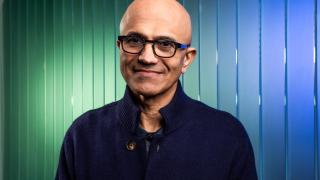 Satya Nadella, CEO de Microsoft, en una sesión de fotos exclusiva tras la entrevista con D+I - EL ESPAÑOL.