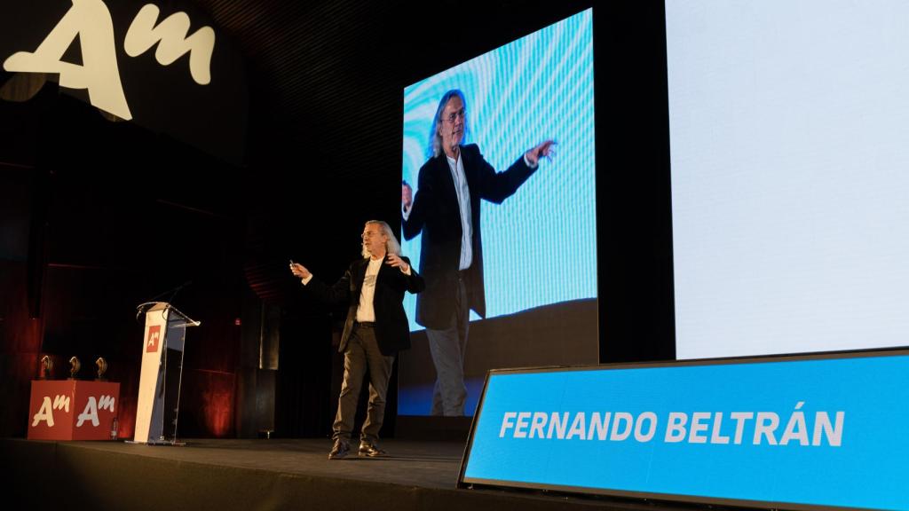Fernando Beltrán en su charla.