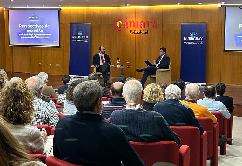 Ignacio Dolz de Espejo, director de Soluciones de Inversión y Producto de Mutuactivos; y José Carmona, asesor de la delegación de Valladolid