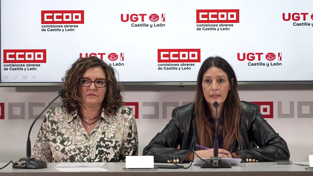 La secretaria de Mujeres, Igualdad y Políticas Sociales de CCOO en Castilla y León, Yolanda Martín, y la secretaria de Políticas Sociales e Igualdad de UGT en Castilla y León, Victoria Zumalacárregui, anunciando iniciativas para el 25-N