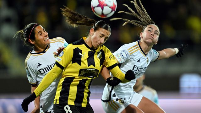 Kenti Robles y Athenea del Castillo, durante el Hacken - Real Madrid