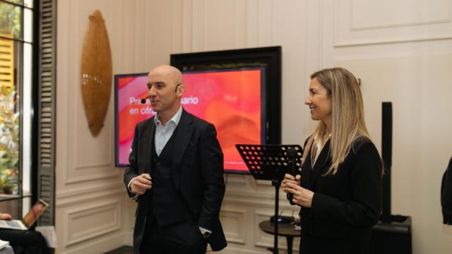 Simone Gorini, consejero delegado de Iryo, y Marisa Rodríguez Palop, directora de comunicación
