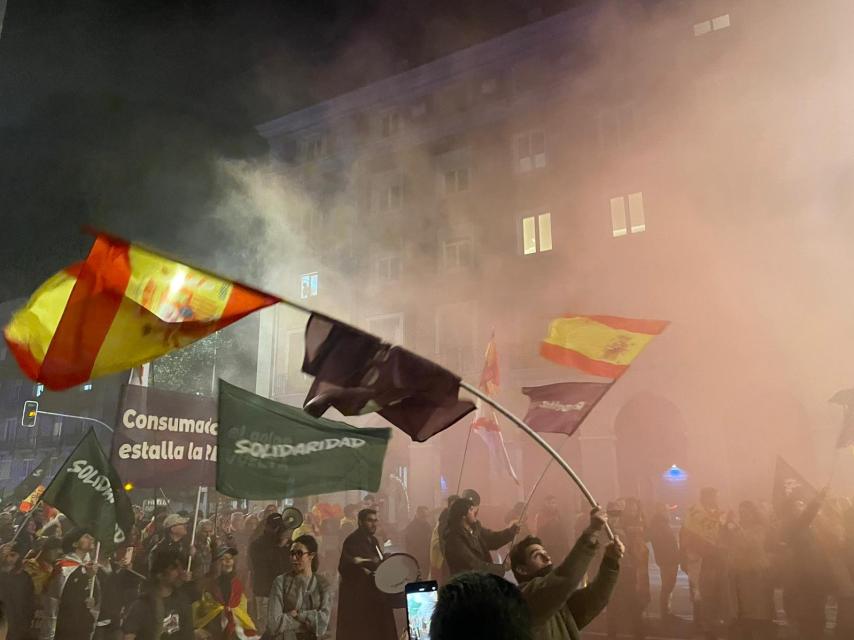 Imagen de los manifestantes marchando de Princesa a Ferraz.