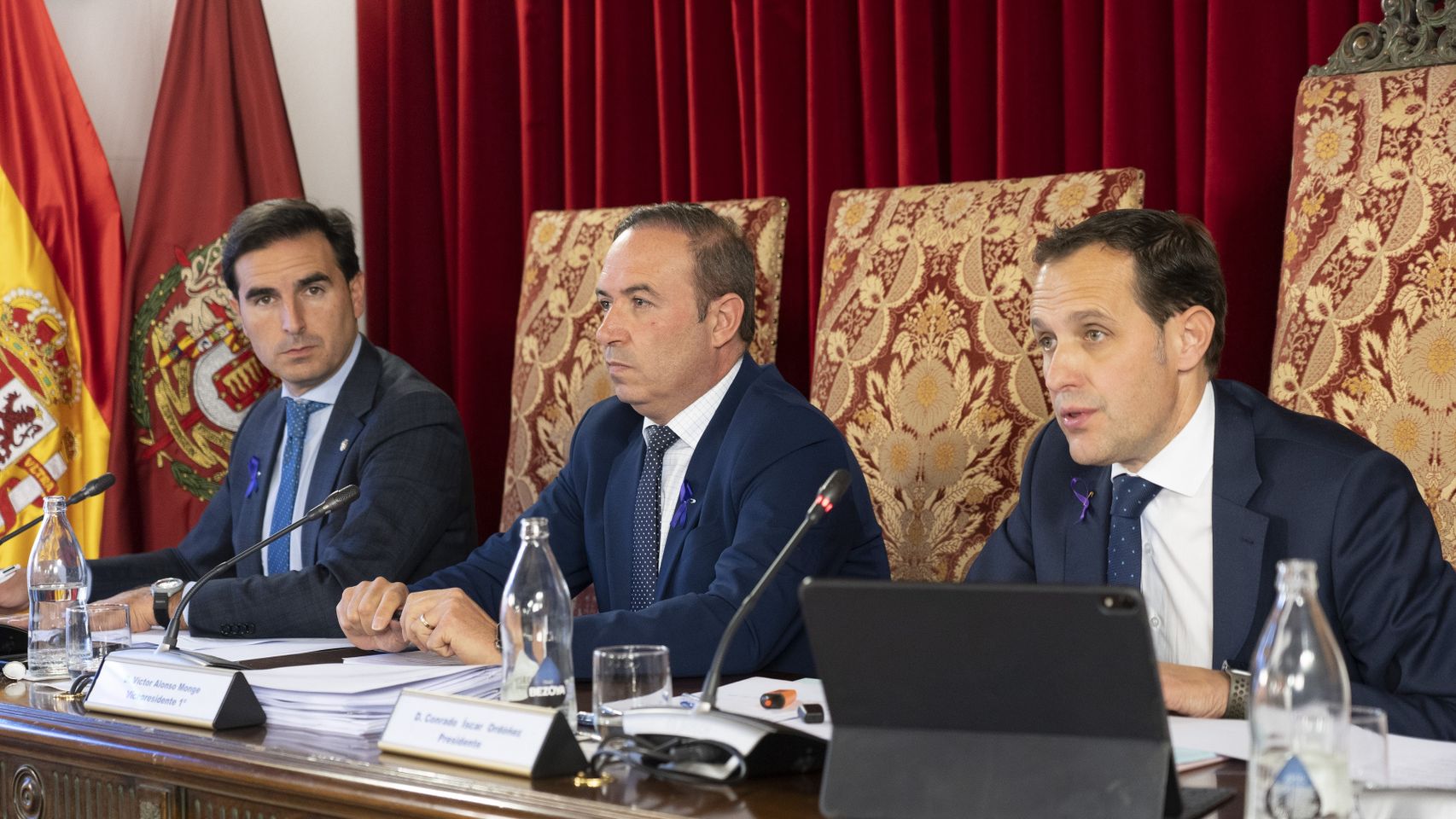 El presidente de la Diputación de Valladolid, Conrado Íscar, preside el pleno en el que se ha aprobado el presupuesto para 2024