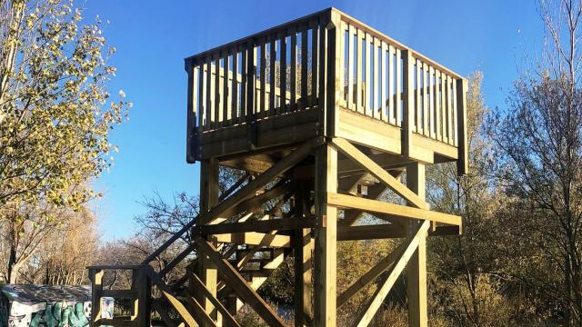 La plataforma de observación de aves en Zamora capital.