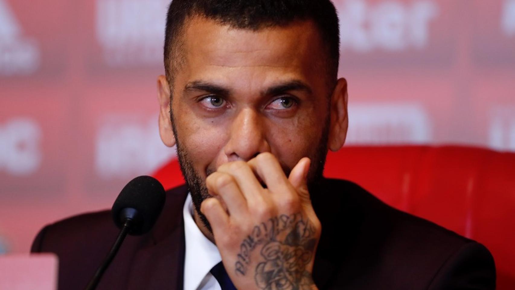 Dani Alves durante una rueda de prensa