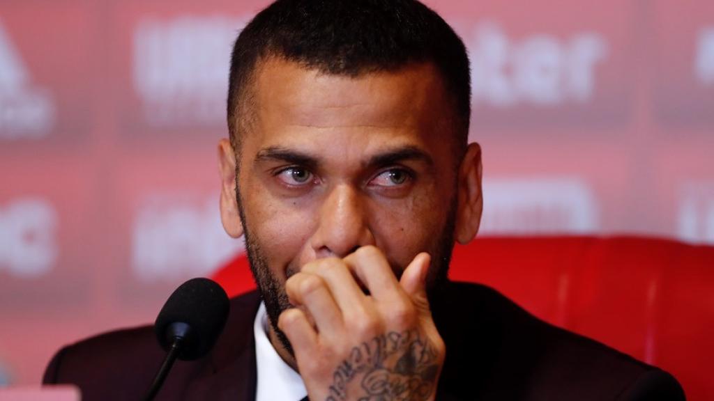 Dani Alves durante una rueda de prensa