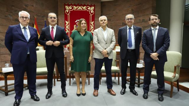 Los ponentes que intervinieron en el debate sobre la fiscalidad canaria.