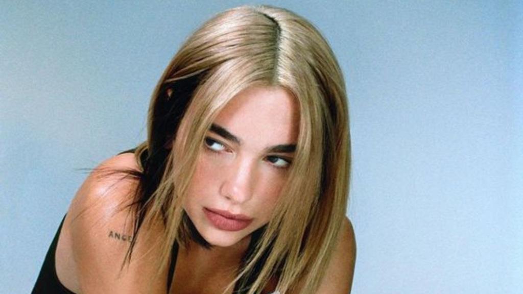 Dua Lipa luciendo las 'chunky lights'
