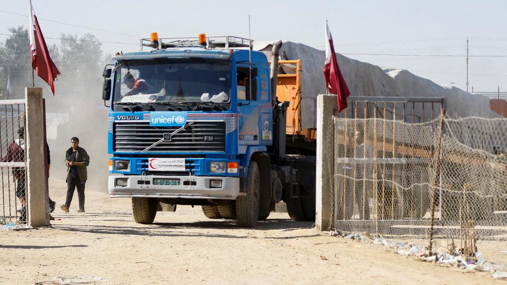 Camión de ayuda humanitaria entrando en Gaza
