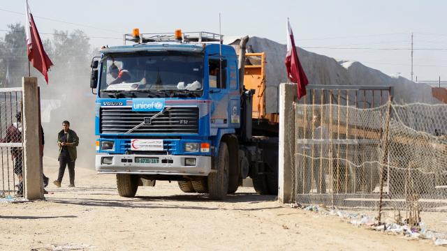 Camión de ayuda humanitaria entrando en Gaza