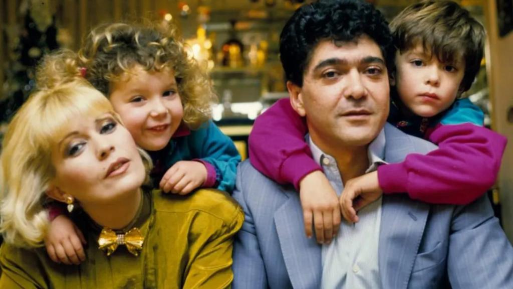 Una emotiva imagen de la familia Cristo y Rey.