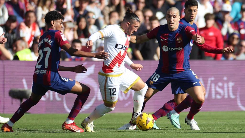 El 'Pacha' Espino, ante Lamine y Romeu