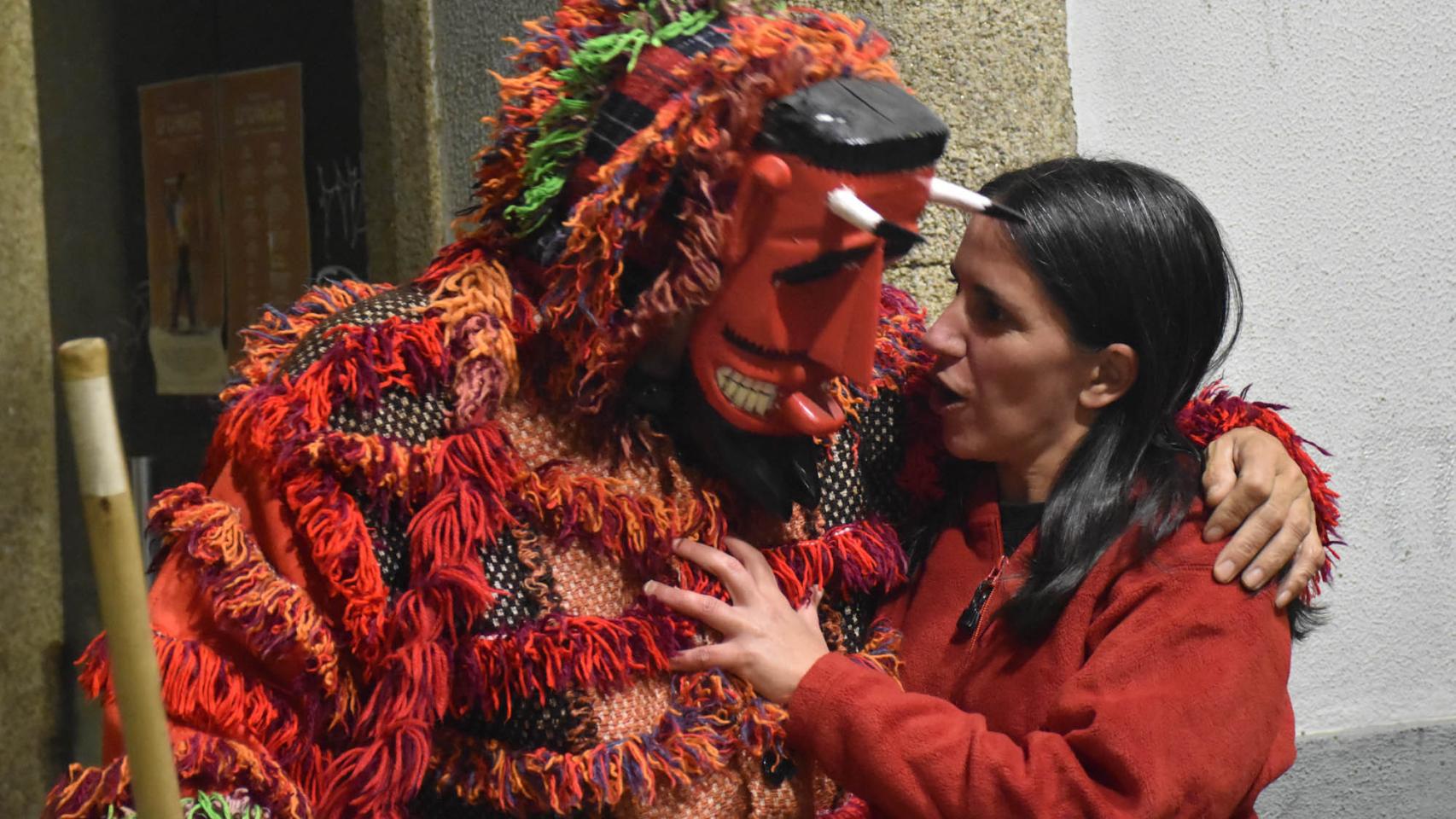 Juerga y mucha animanción en el desfile de máscarás de Mascararte