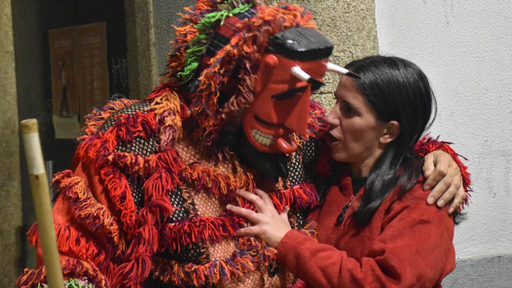 Juerga y mucha animanción en el desfile de máscarás de Mascararte
