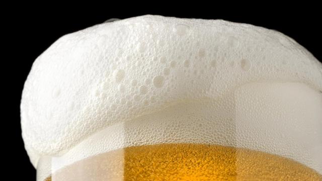 ¿Por qué las cervezas sin alcohol sí que llevan alcohol? Lo que nadie te había explicado