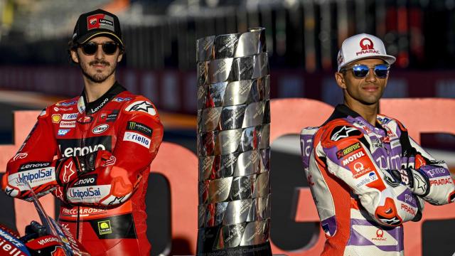 Pecco Bagnaia y Jorge Martín, junto al título de MotoGP