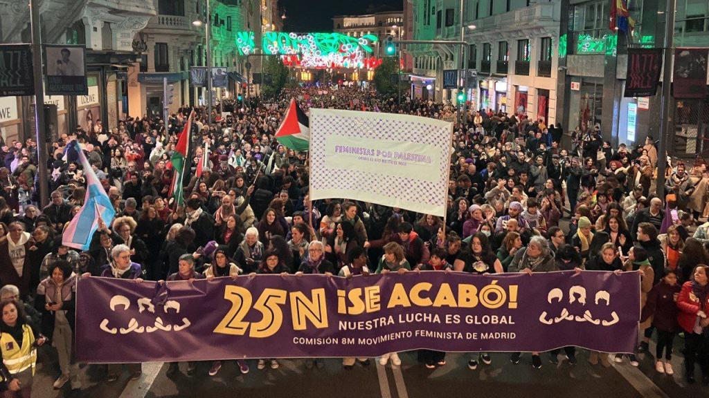 Manifestantes en la Gran Vía de Madrid.