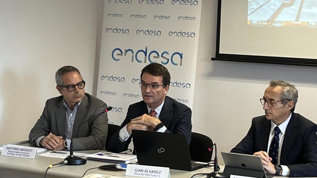 Representantes de Endesa durante la presentación de Novoltio.