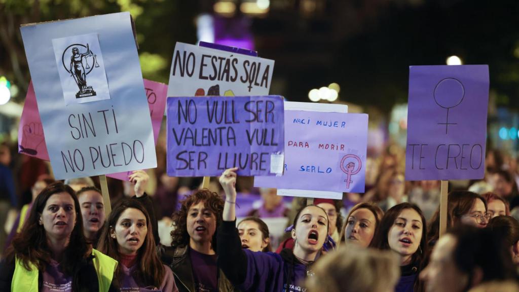 Imagen de una manifestación con motivo del Día Internacional para la eliminación de la violencia contra las mujeres.