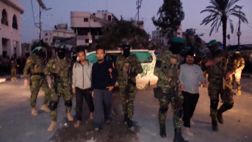 El grupo islamista palestino Hamás libera a sus rehenes tailandeses.