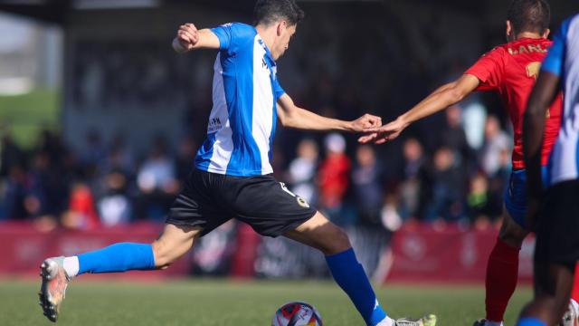 El Atlético Saguntino golea al equipo blanquiazul (3-1).