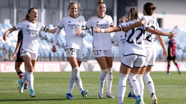 Las jugadoras del Real Madrid celebran un gol
