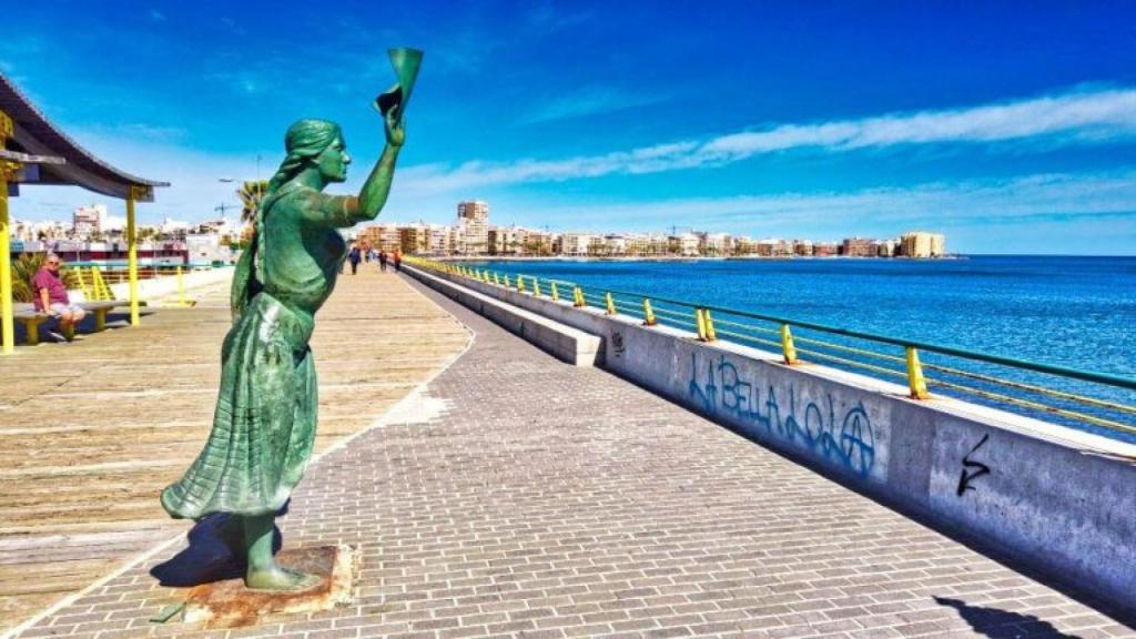 Escultura de la Bella Lola.