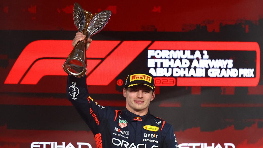 Max Verstappen celebrando su victoria en el Gran Premio de Abu Dabi.