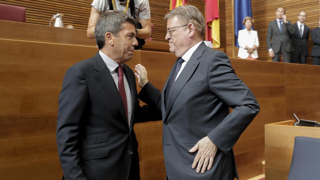 Carlos Mazón y Ximo Puig en una imagen de archivo en Les Corts