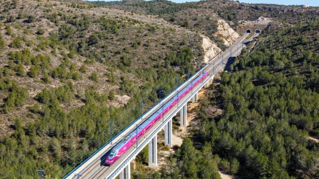 Imagen de archivo de un tren AVLO.