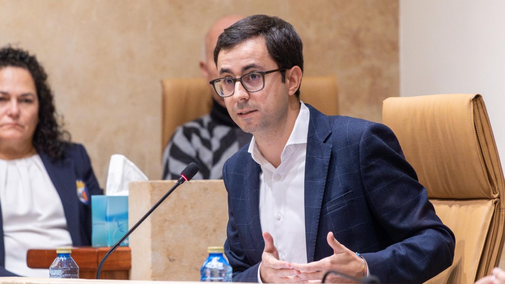 José Luis Mateos, portavoz del Grupo Socialista, durante un pleno del Ayuntamiento de Salamanca