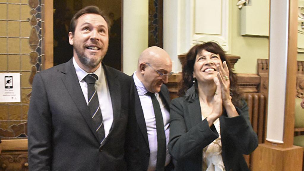 Óscar Puente y Ana Redondo en su último pleno del Ayuntamiento de Valladolid
