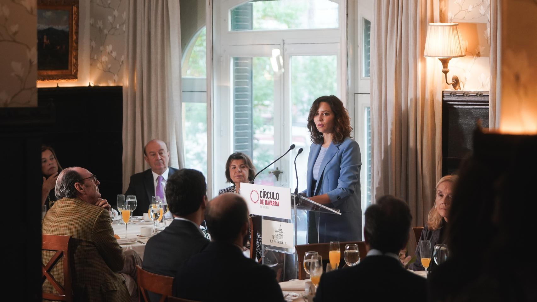 La presidenta de la Comunidad de Madrid, Isabel Díaz Ayuso, en su encuentro informativo organizado por el Círculo de Navarra.
