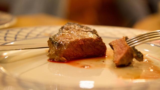 El restaurante de Zaragoza donde puedes comer canguro, bisonte o cebra