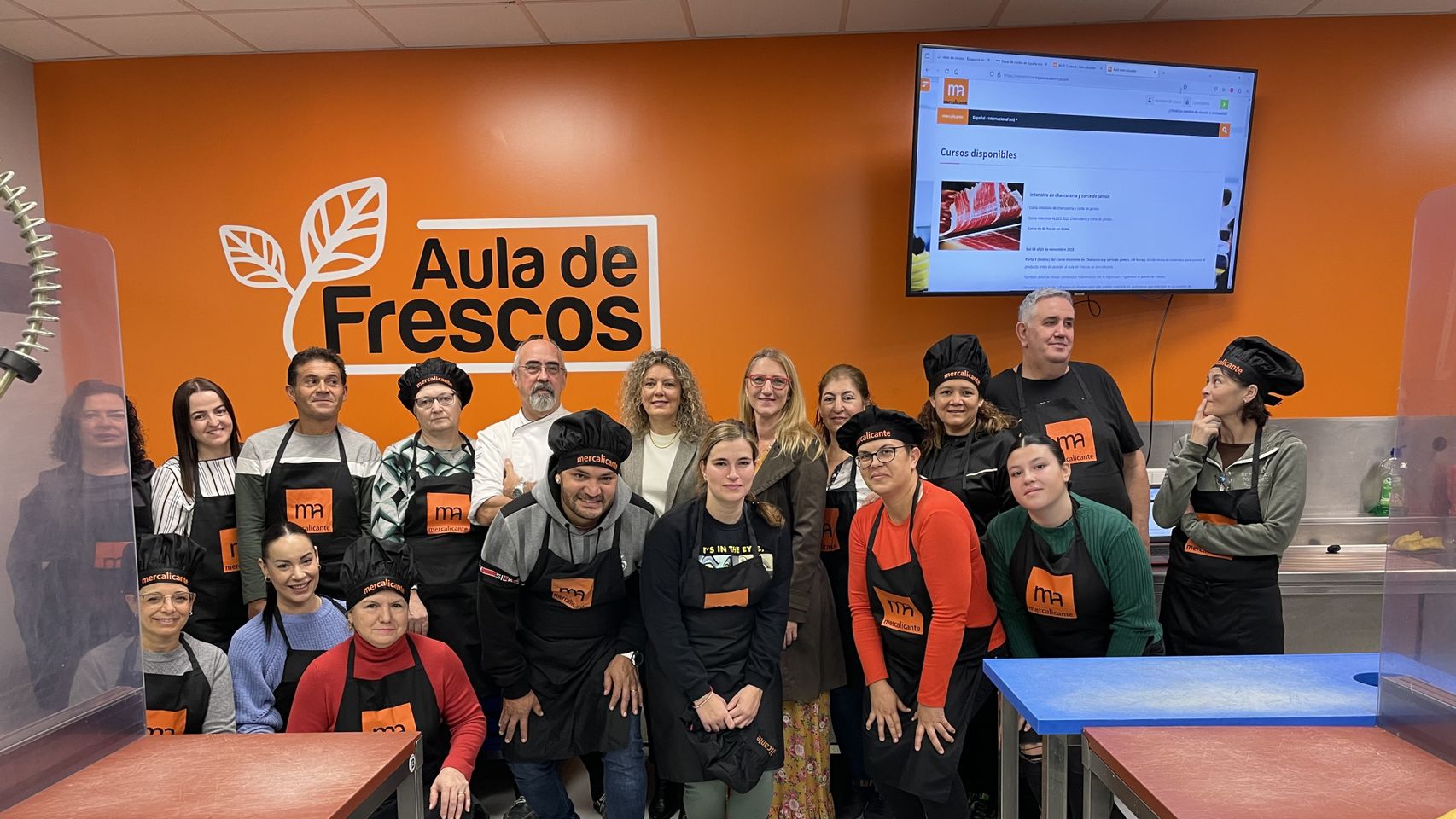 Alumnos del ciclo alimentario promovido por Impulsalicante y Mercalicante.