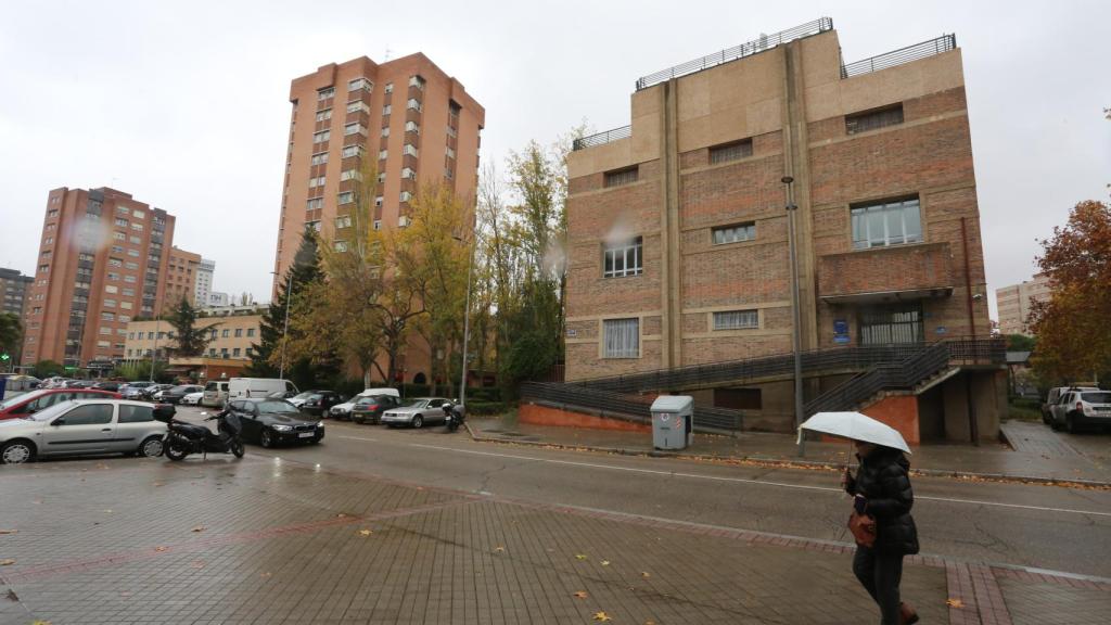 Edificio de Telefónica ubicado en el barrio de Huerta del Rey, en Valladolid.