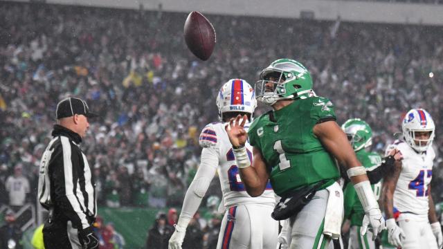 Jalen Hurts celebra su touchdown contra los Buffalo Bills