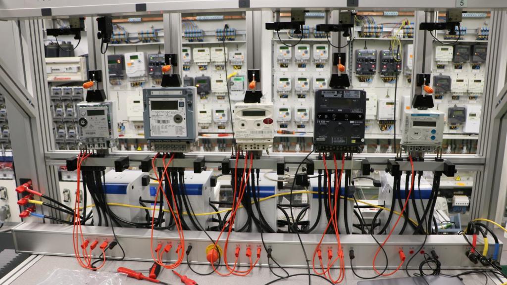 Centralitas de redes inteligentes en el laboratorio de Iberdrola.