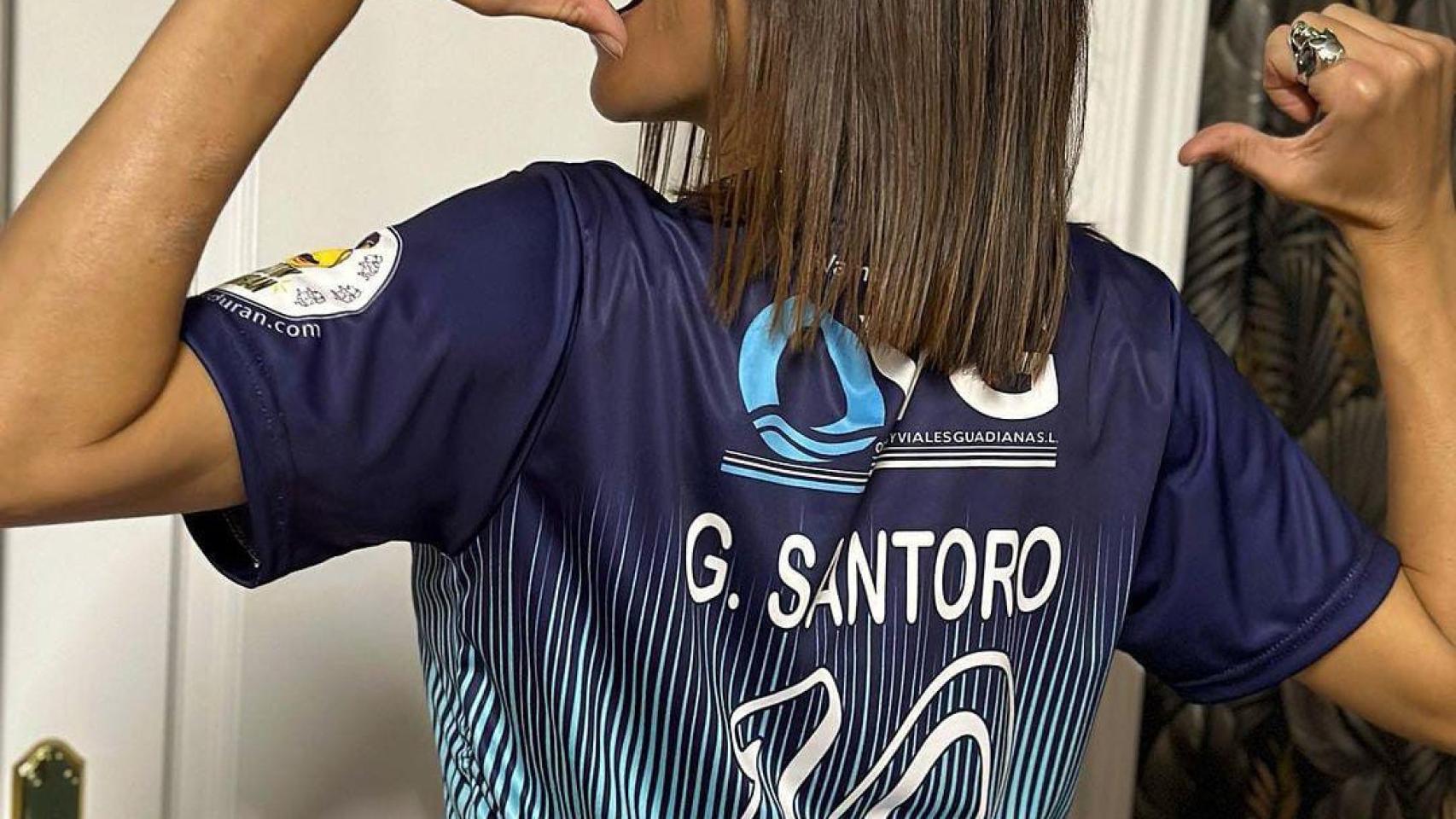 Gloria Santoro con la camiseta del Picón.