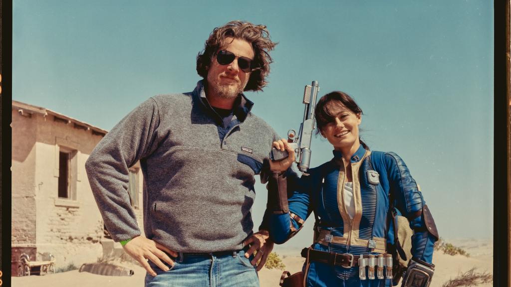 Jonah Nolan y Ella Purnell.