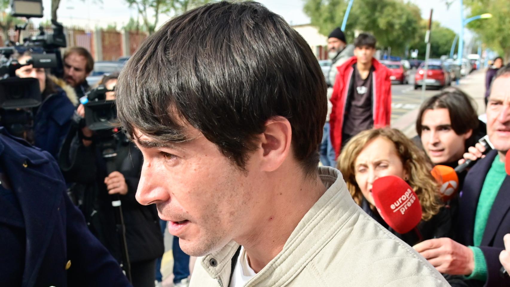 Juan José Ballesta a la salida de los juzgados de Parla tras declarar como acusado de una agresión sexual.