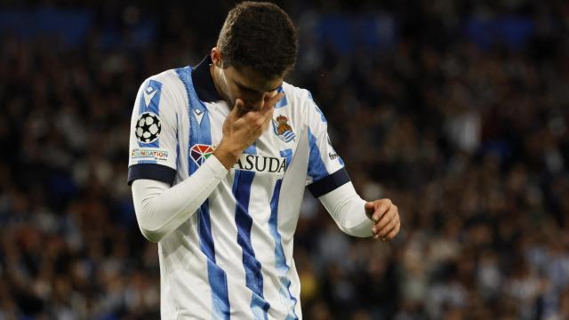 Zakharyan se lamenta tras fallar una ocasión.