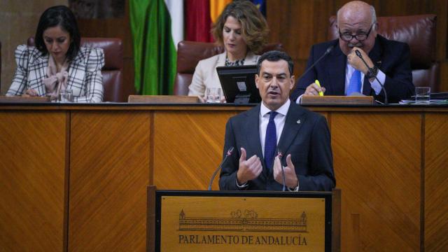 El presidente de la Junta de Andalucía, Juanma Moreno, durante el debate de la Comunidad.