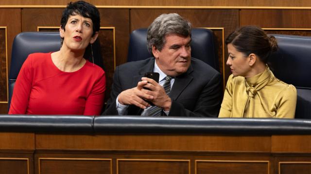 La ministra de Inclusión, Seguridad Social y Migraciones, Elma Saiz, el ministro de Transformación Digital, José Luis Escrivá, y la ministra de Juventud e Infancia, Sira Rego.