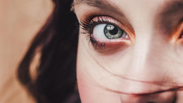 Imagen de unos ojos maquillados