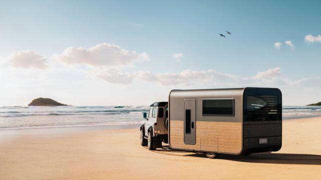 La caravana Mio Space en la playa